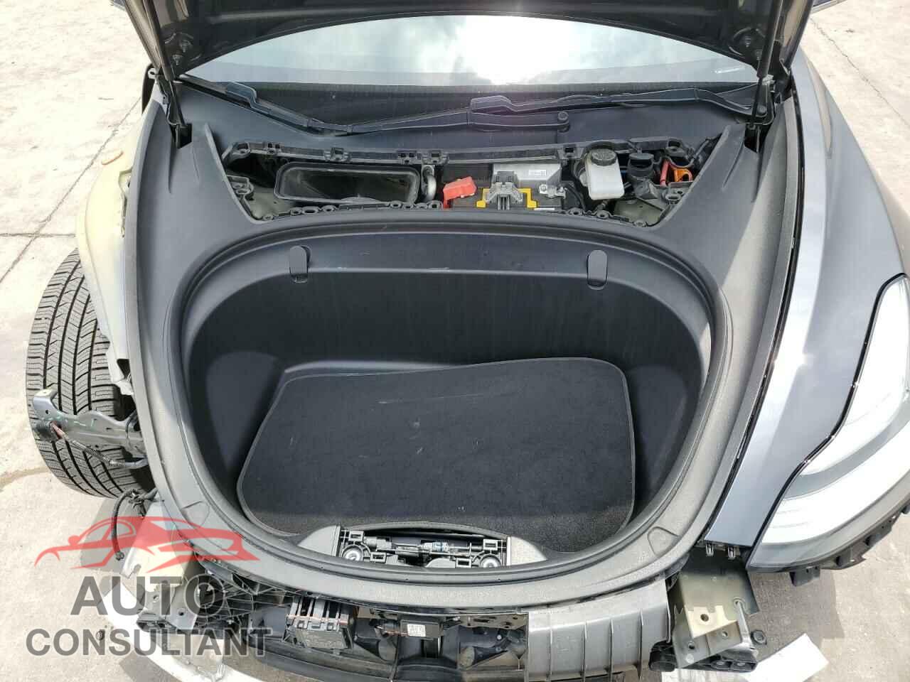 TESLA MODEL 3 2018 - 5YJ3E1EA4JF057911
