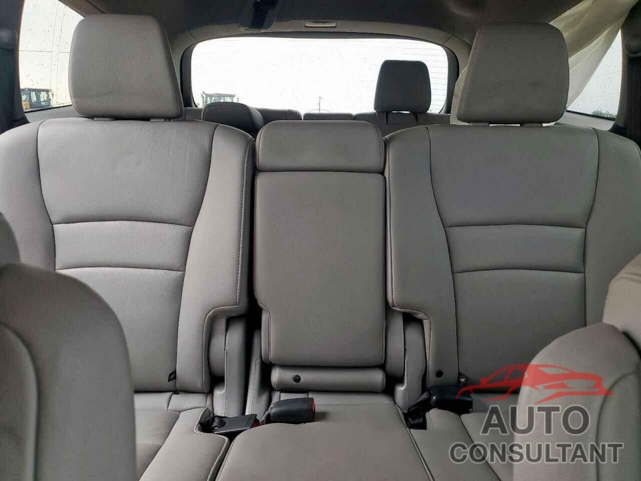 HONDA PILOT 2017 - 5FNYF6H51HB022736