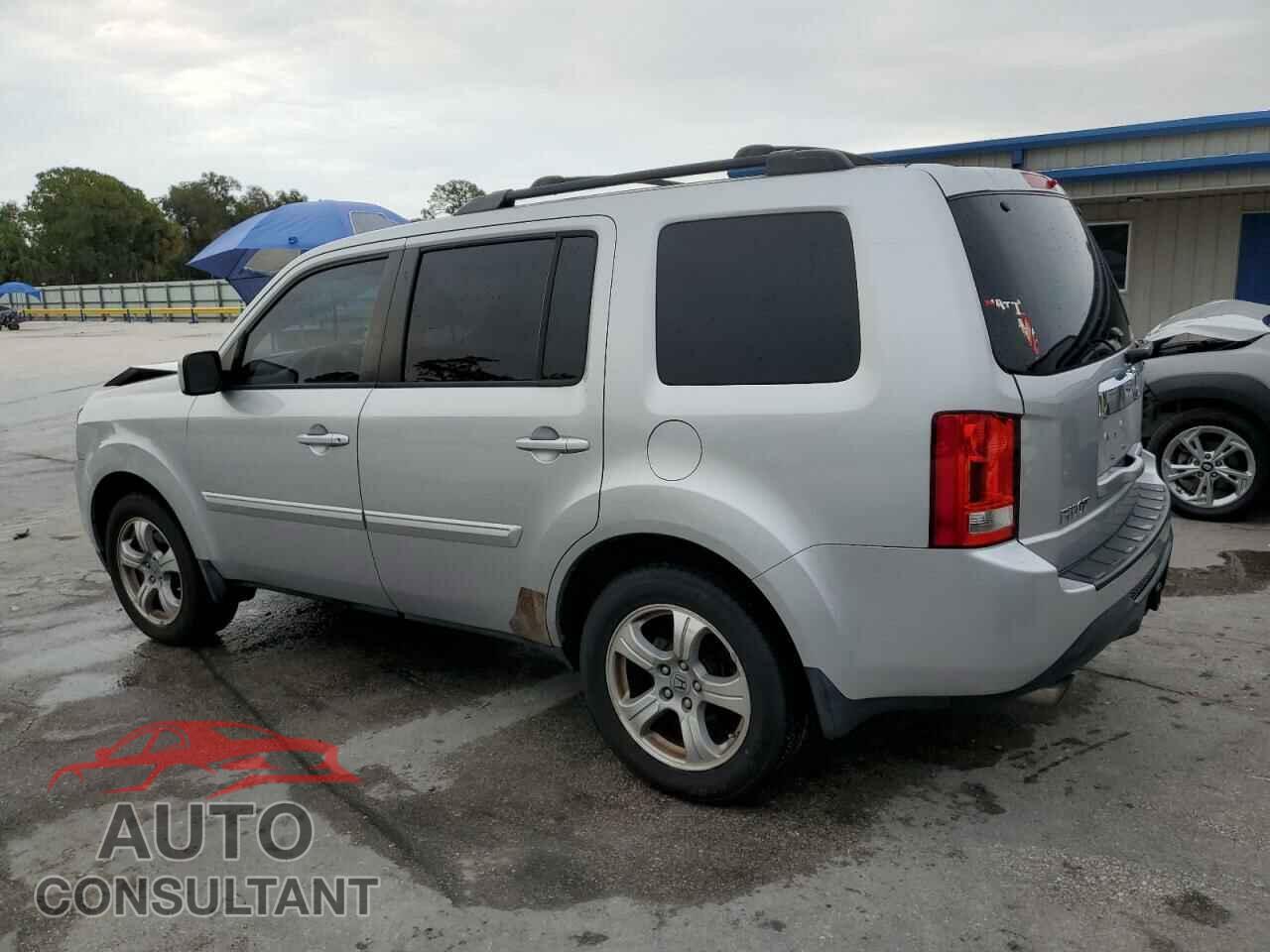 HONDA PILOT 2013 - 5FNYF4H41DB050896