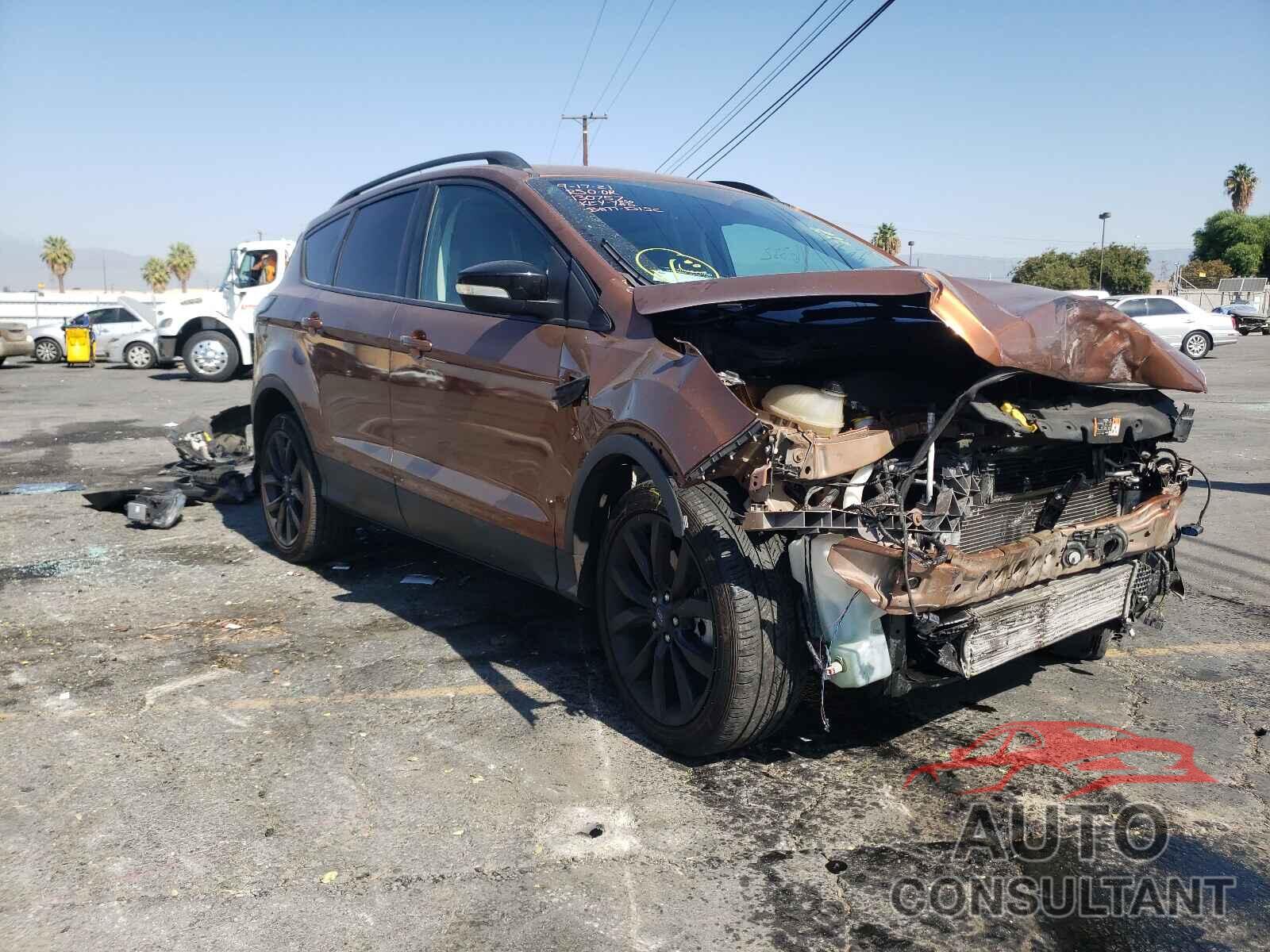 FORD ESCAPE 2017 - 1FMCU0J94HUA50852