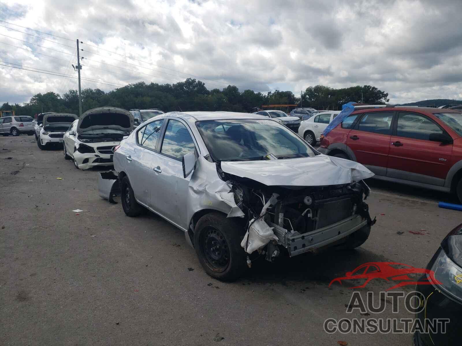 NISSAN VERSA 2018 - 3N1CN7AP6JL829102