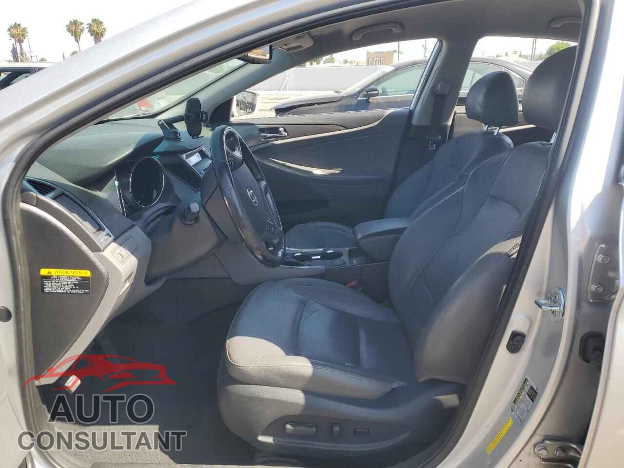 HYUNDAI SONATA 2012 - KMHEC4A42CA057882