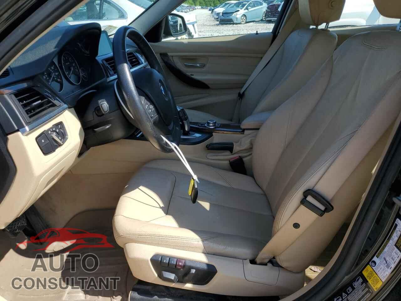 BMW 3 SERIES 2013 - WBA3B5C5XDF596536