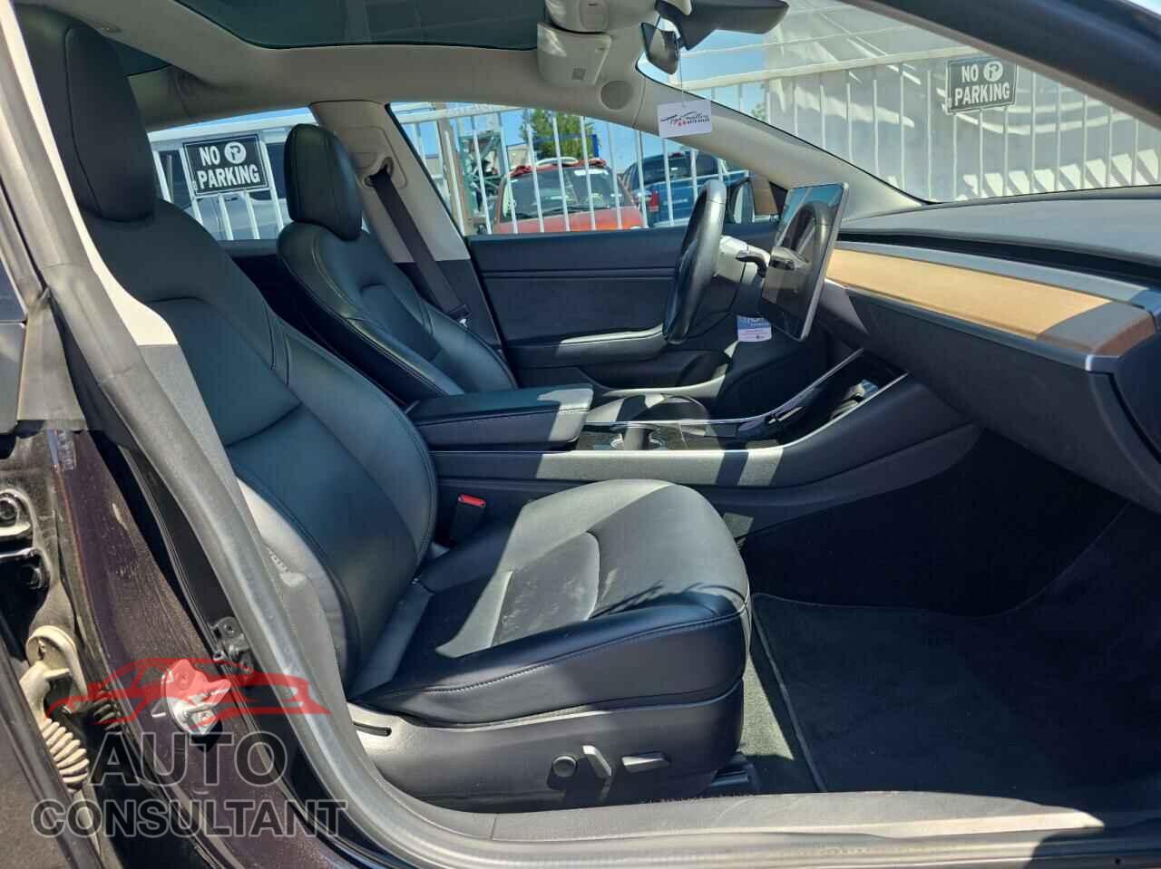 TESLA MODEL 3 2018 - 5YJ3E1EB8JF070461