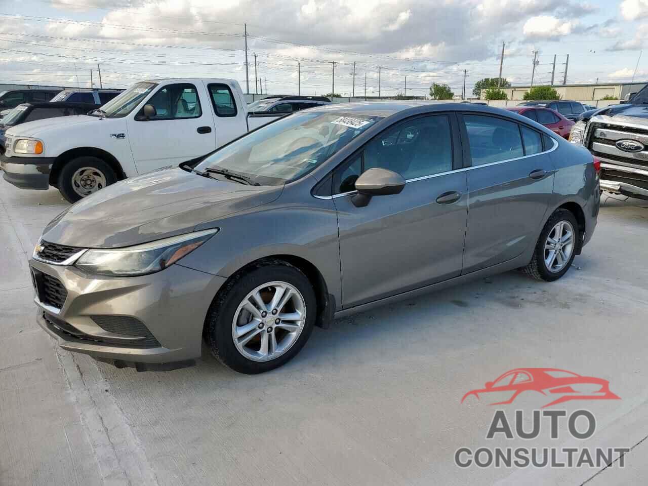 CHEVROLET CRUZE 2018 - 1G1BE5SM3J7118424