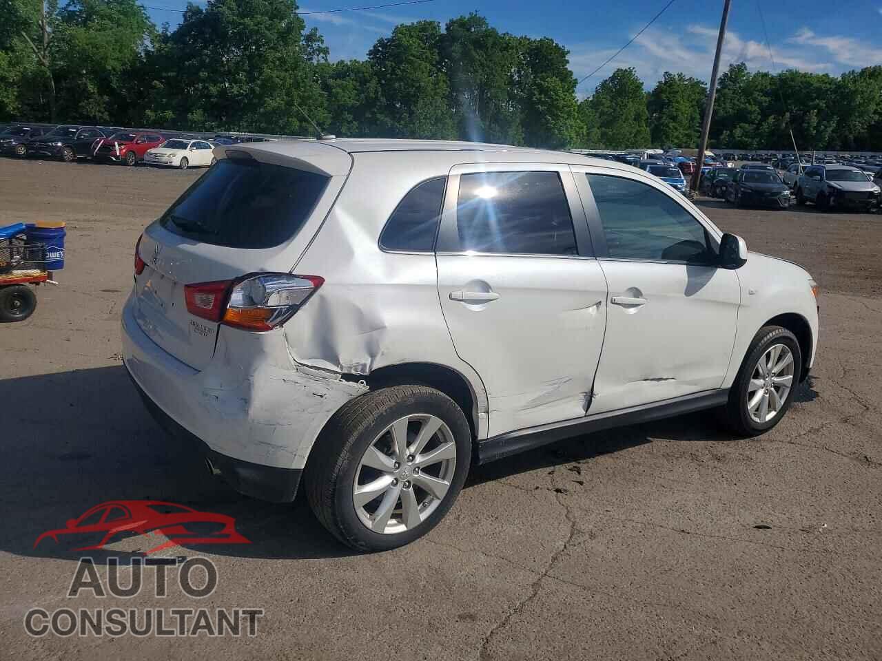 MITSUBISHI OUTLANDER 2015 - 4A4AR4AUXFE011448