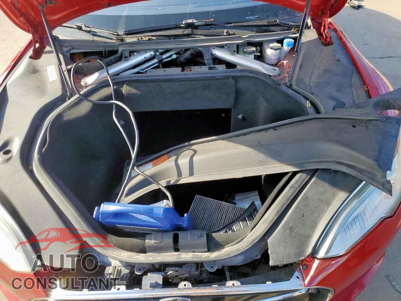 TESLA MODEL S 2014 - 5YJSA1H17EFP35821