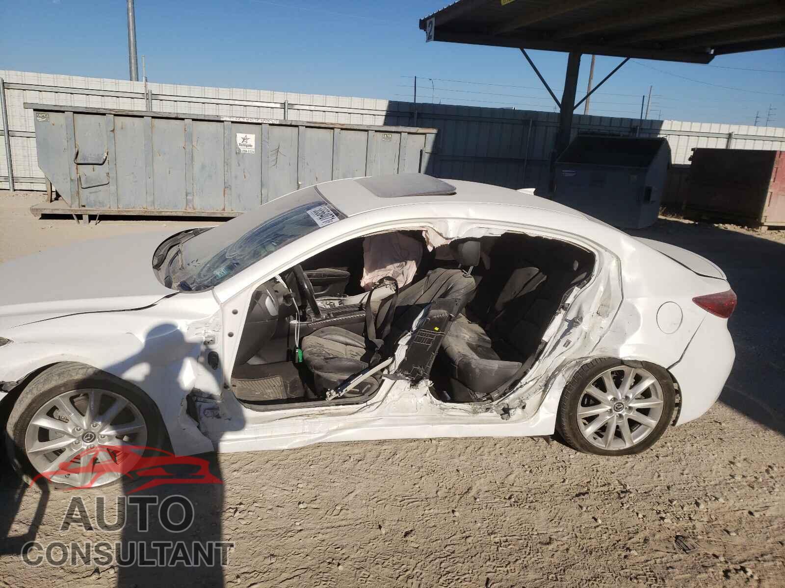 MAZDA 3 2017 - 3MZBN1V7XHM127608