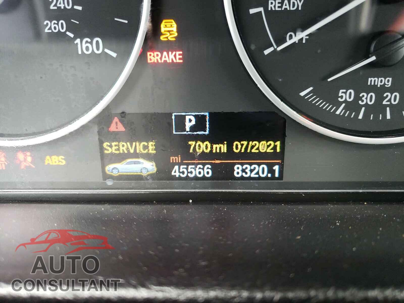 BMW 3 SERIES 2016 - WBA8E1G56GNU11067