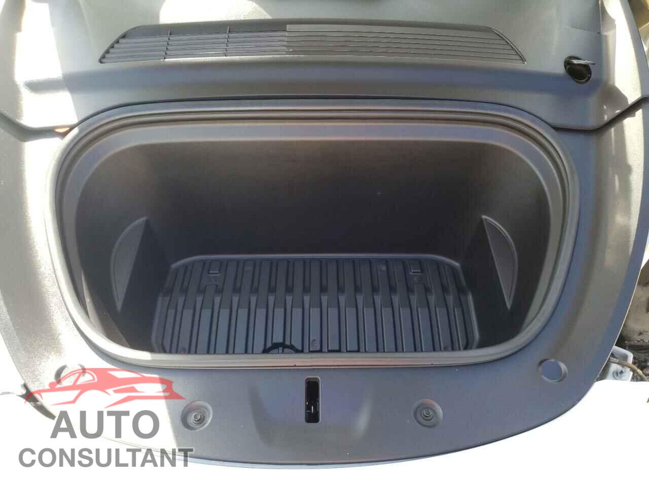 TESLA MODEL Y 2020 - 5YJYGDEE6LF009088