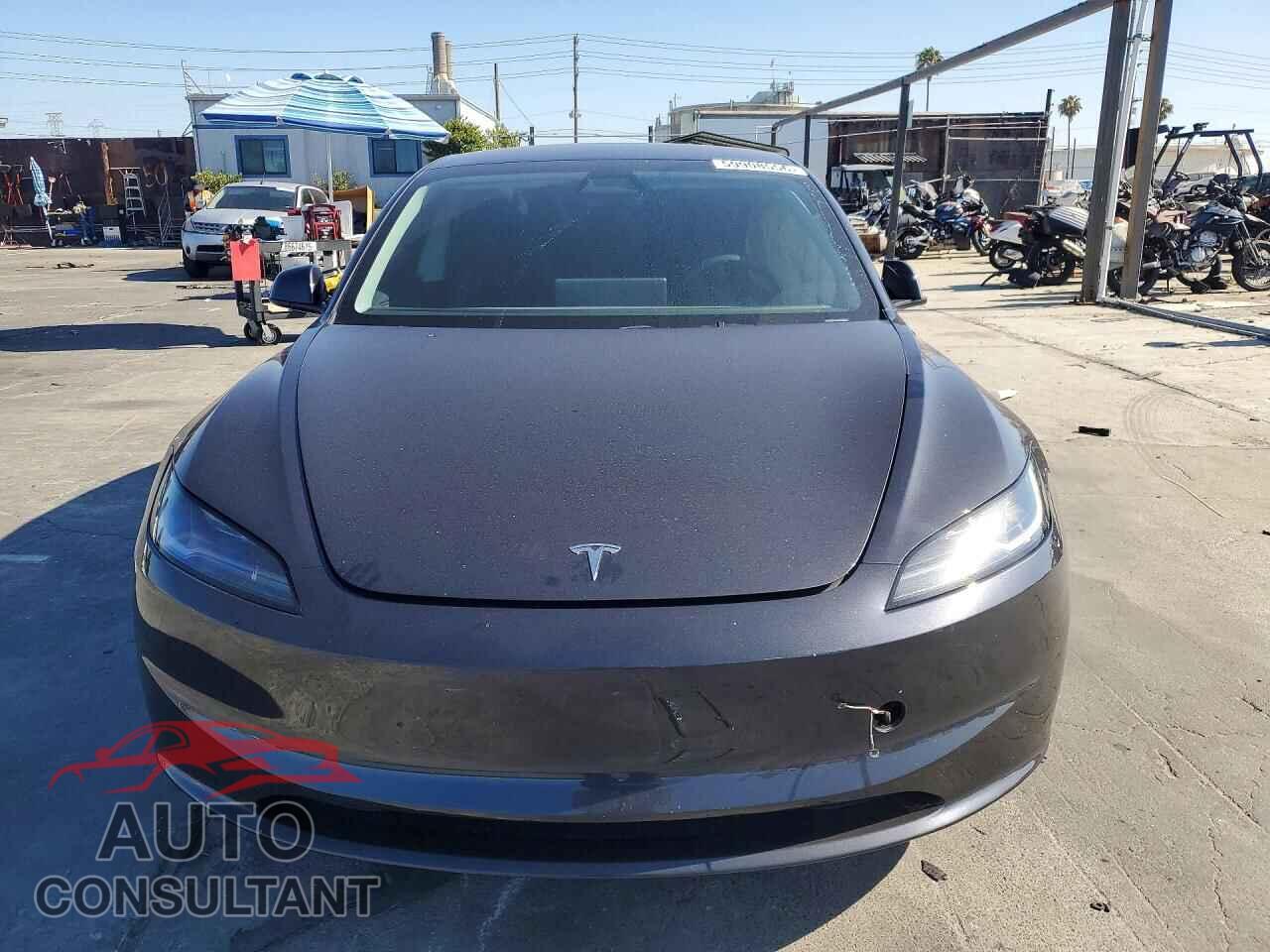 TESLA MODEL 3 2024 - 5YJ3E1EA9RF743096