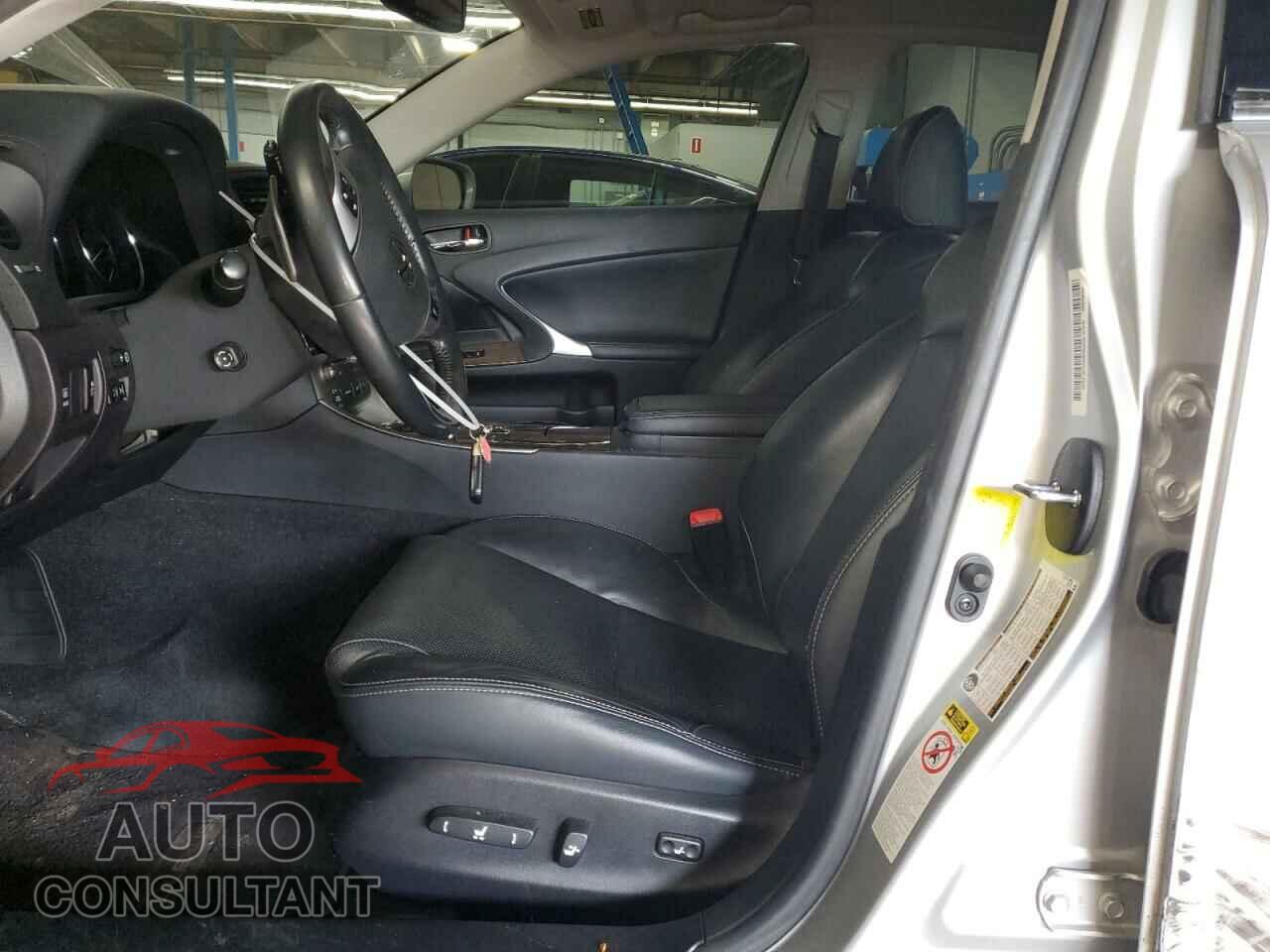 LEXUS IS 2012 - JTHCF5C24C5055014
