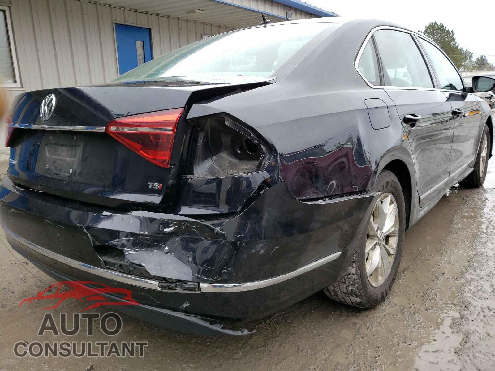 VOLKSWAGEN PASSAT 2017 - 1VWAT7A32HC017466