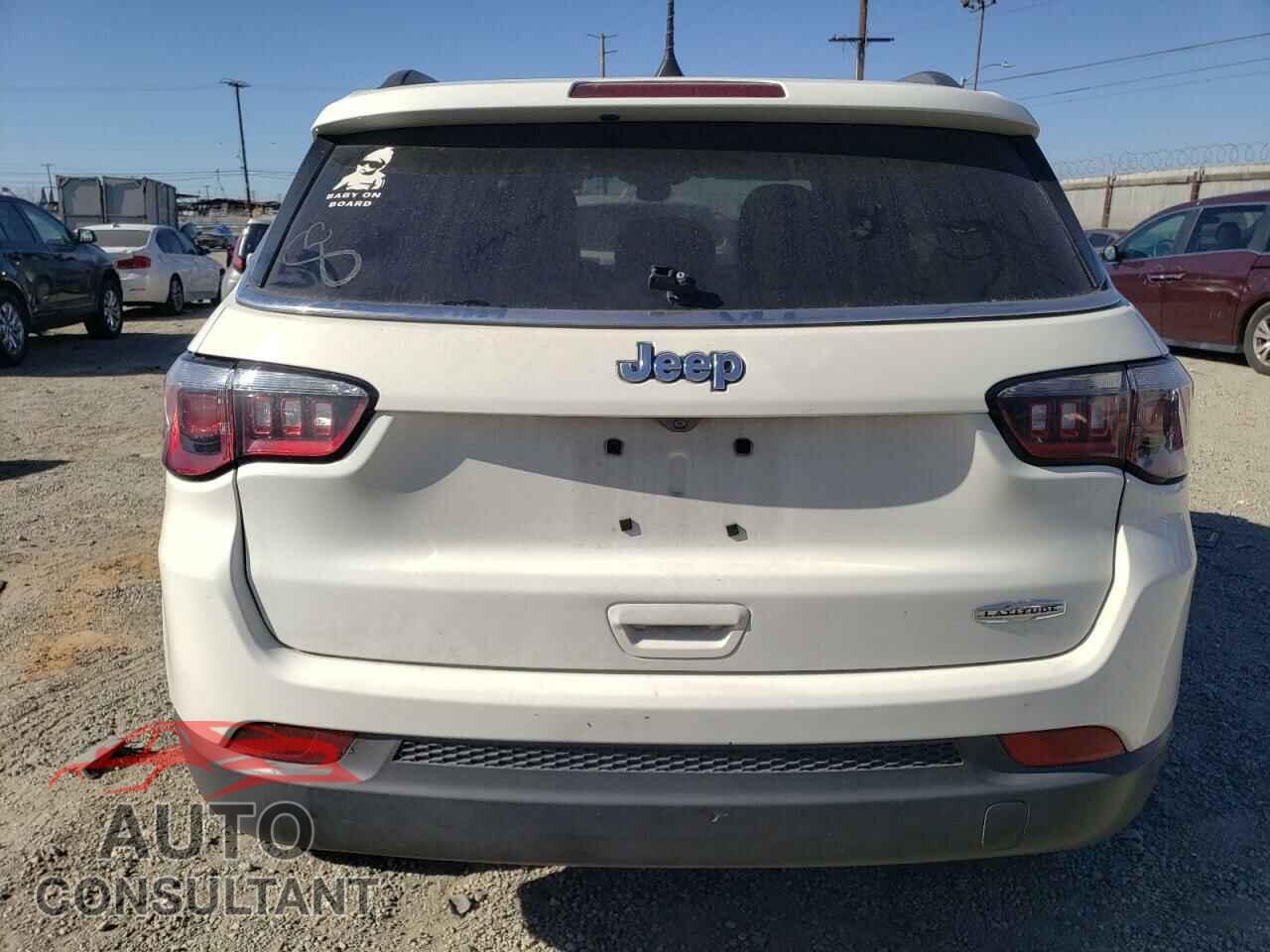 JEEP COMPASS 2018 - 3C4NJCBB4JT425471