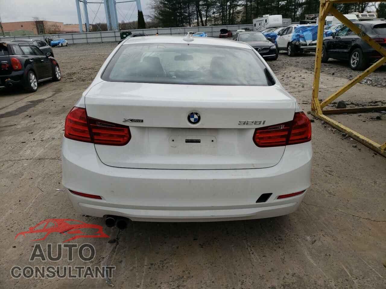 BMW 3 SERIES 2013 - WBA3B5G59DNS04579