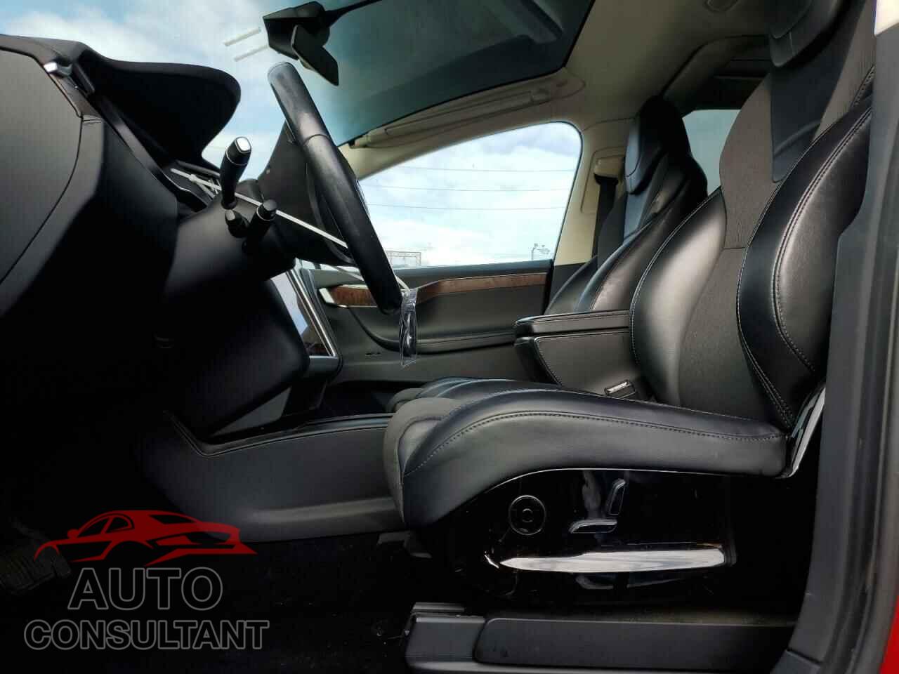 TESLA MODEL X 2016 - 5YJXCAE28GF002399