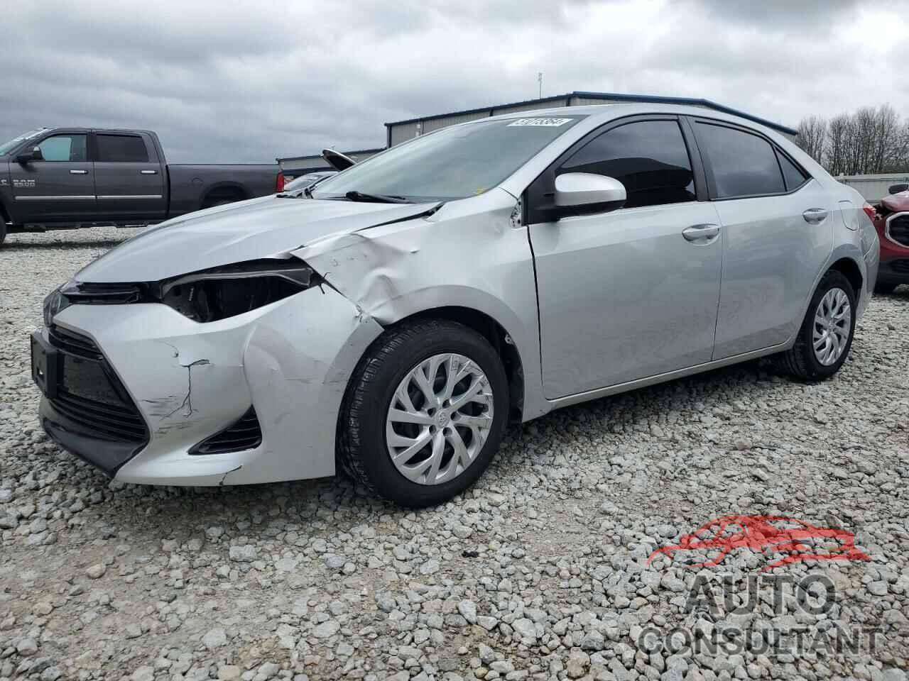 TOYOTA COROLLA 2018 - 5YFBURHE1JP848106