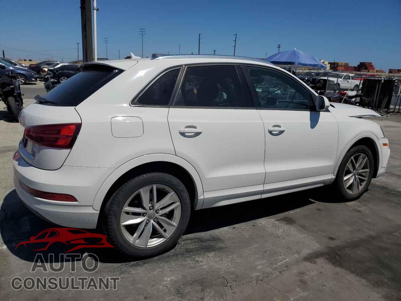 AUDI Q3 2017 - WA1ECCFS3HR004603