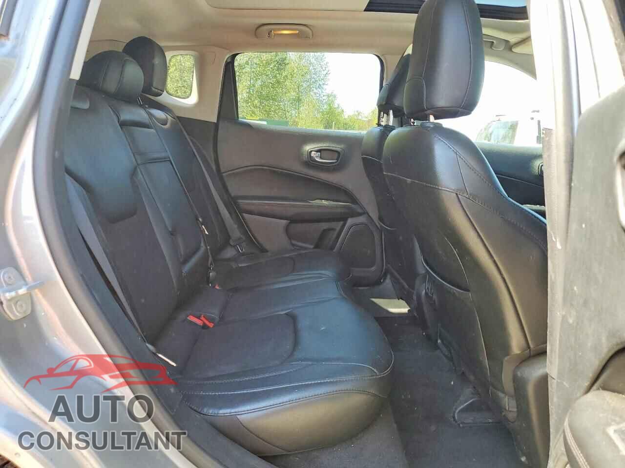 JEEP COMPASS 2018 - 3C4NJDBB7JT314791