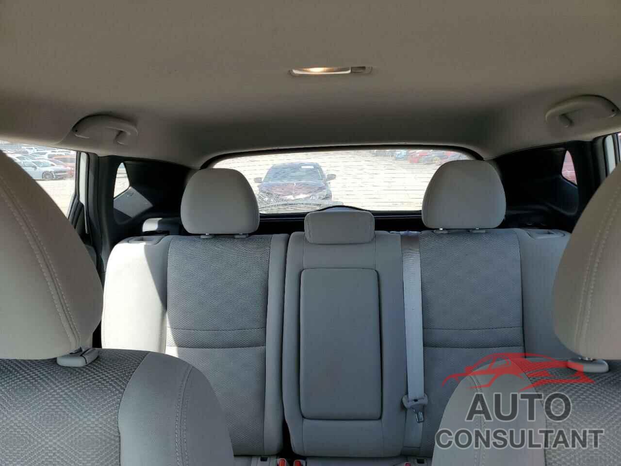 NISSAN ROGUE 2018 - JN1BJ1CP5JW164382