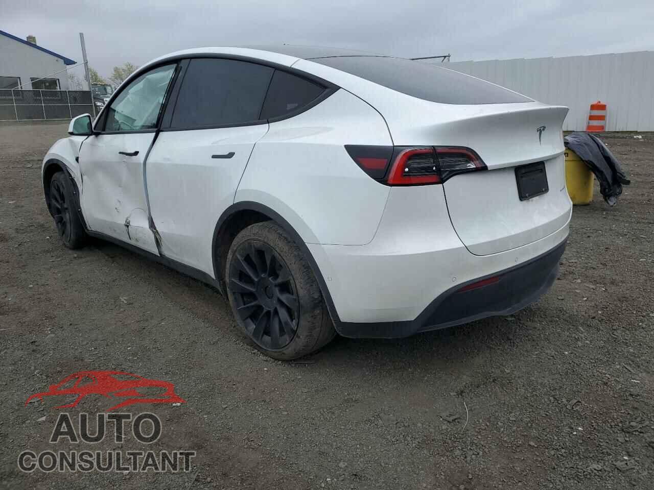 TESLA MODEL Y 2021 - 5YJYGDEE8MF084375