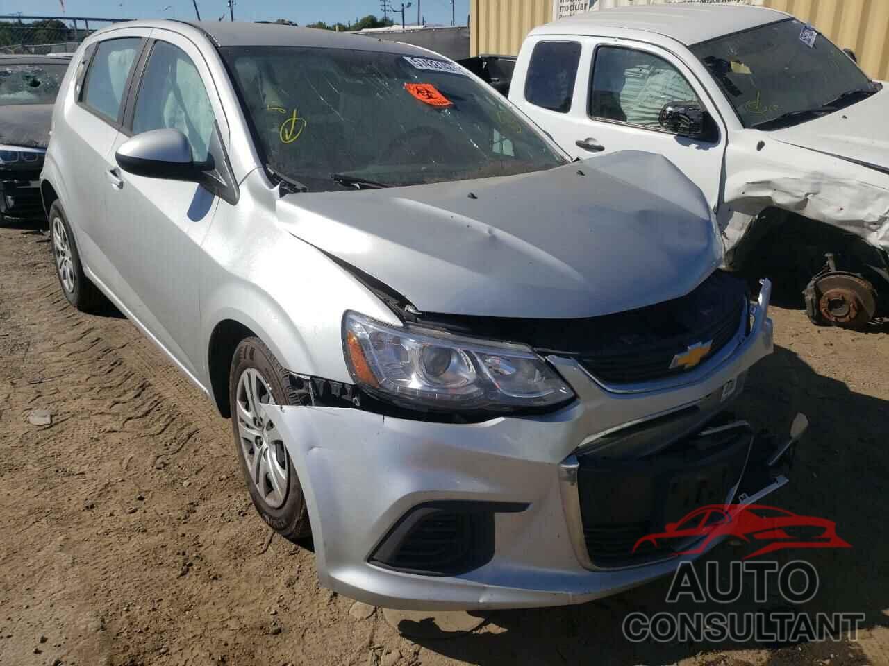 CHEVROLET SONIC 2019 - 1G1JG6SB4K4135780