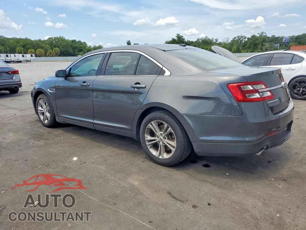 FORD TAURUS 2018 - 1FAHP2D88JG134344