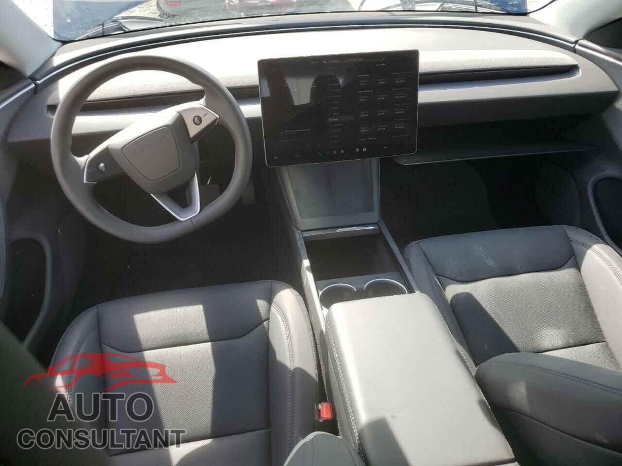 TESLA MODEL 3 2024 - 5YJ3E1EA8RF868400