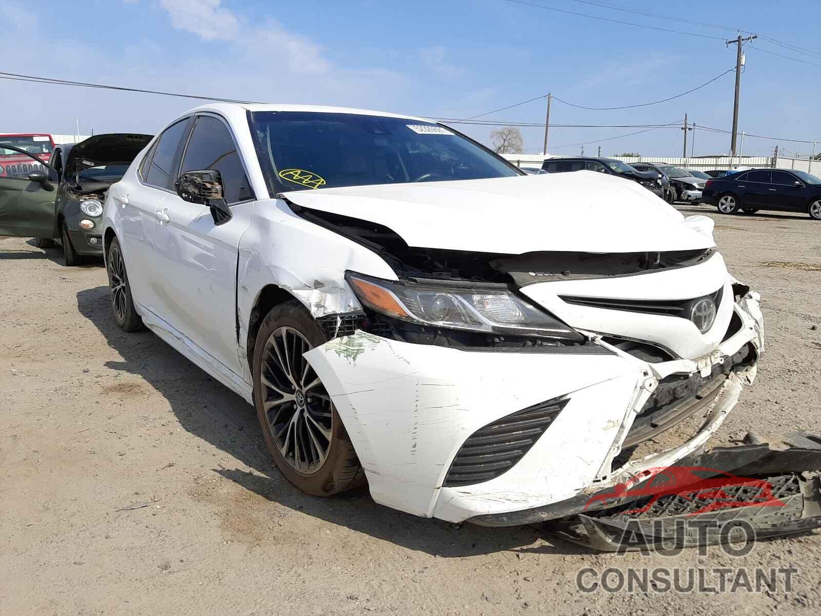 TOYOTA CAMRY 2018 - 4T1B11HK3JU071443