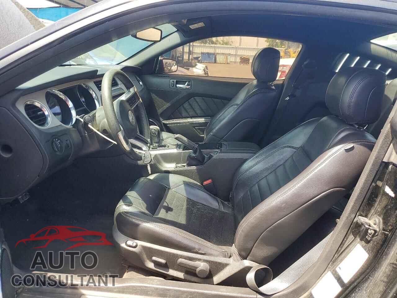 FORD MUSTANG 2013 - 1ZVBP8AM1D5250129