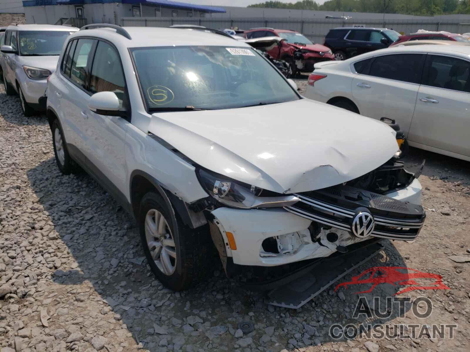 VOLKSWAGEN TIGUAN 2017 - WVGBV7AX4HK020892