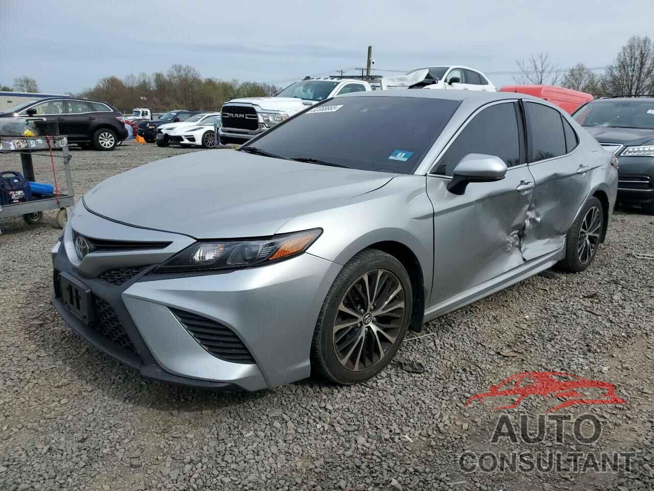 TOYOTA CAMRY 2018 - 4T1B11HK8JU130695