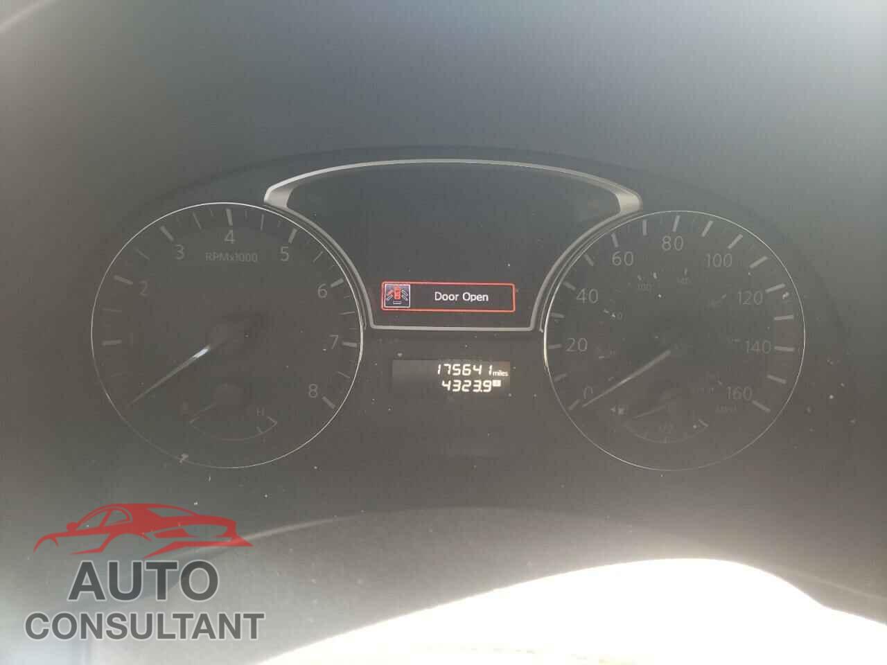 NISSAN PATHFINDER 2013 - 5N1AR2MN5DC655752