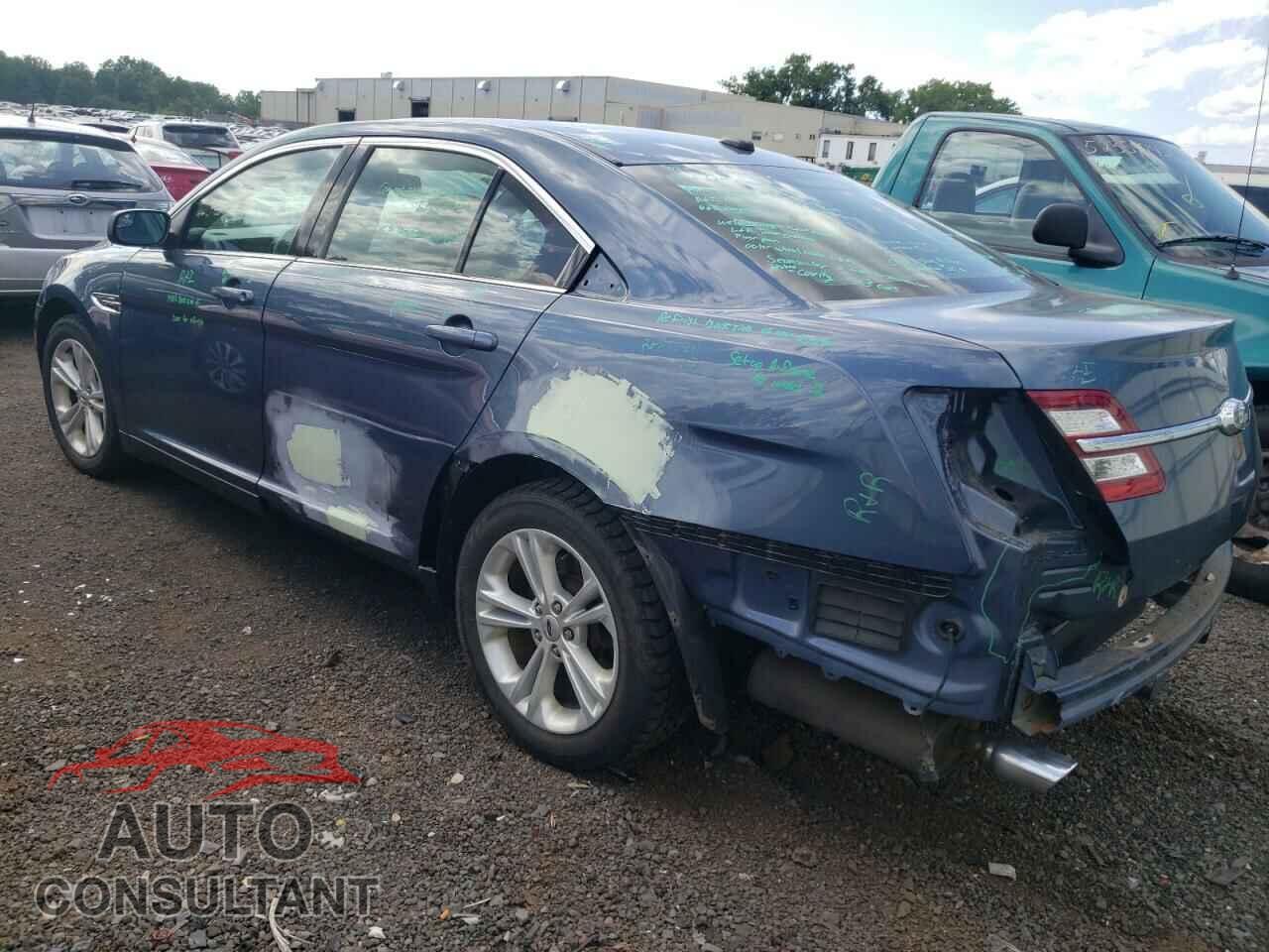 FORD TAURUS 2019 - 1FAHP2E86KG109250