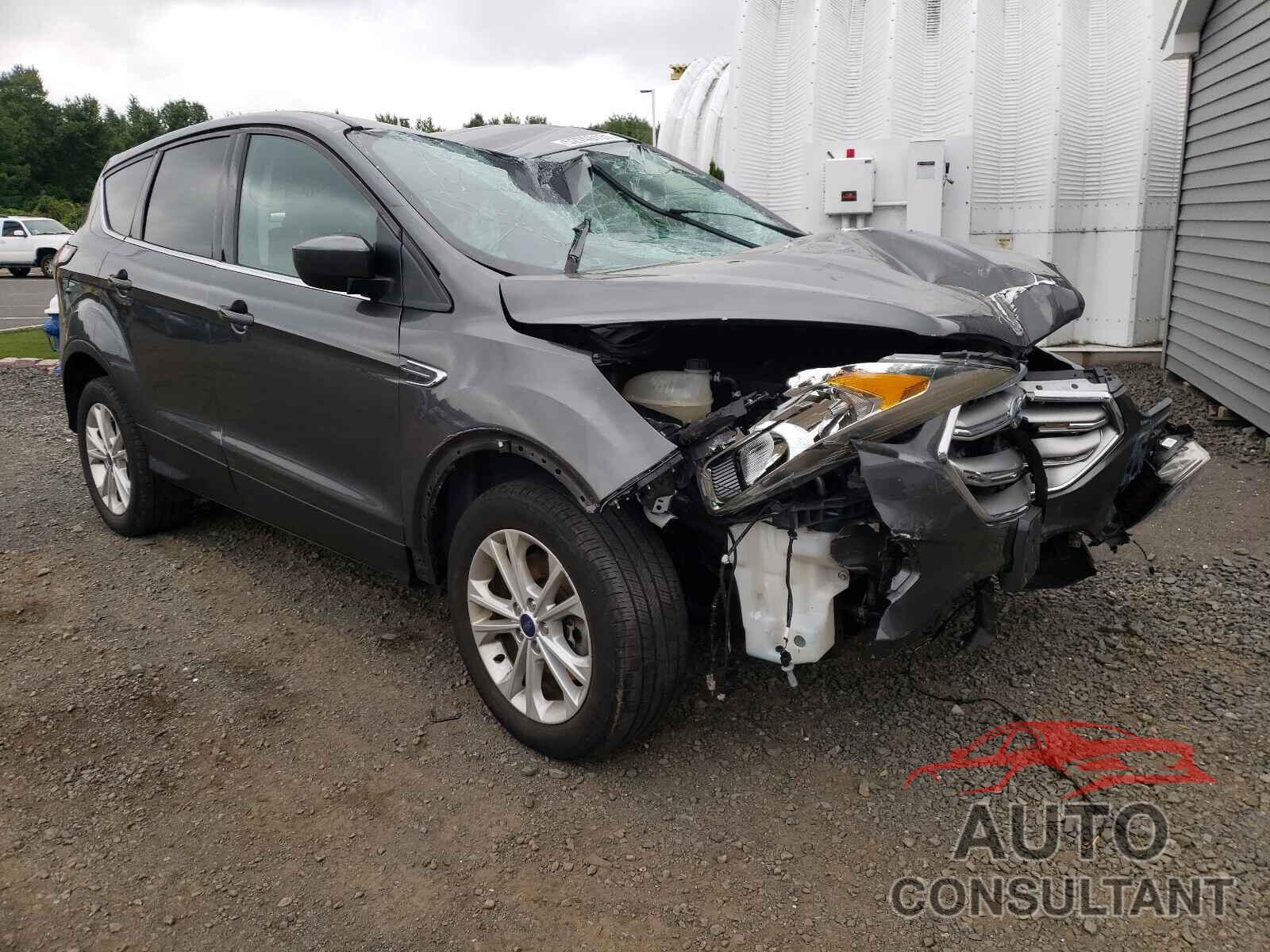 FORD ESCAPE 2017 - 1FMCU9GD0HUC05817