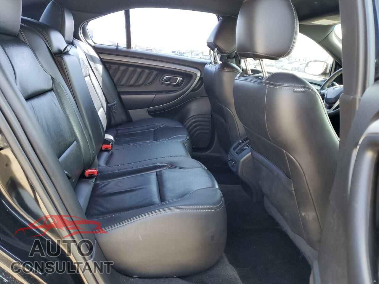 FORD TAURUS 2018 - 1FAHP2H8XJG137367