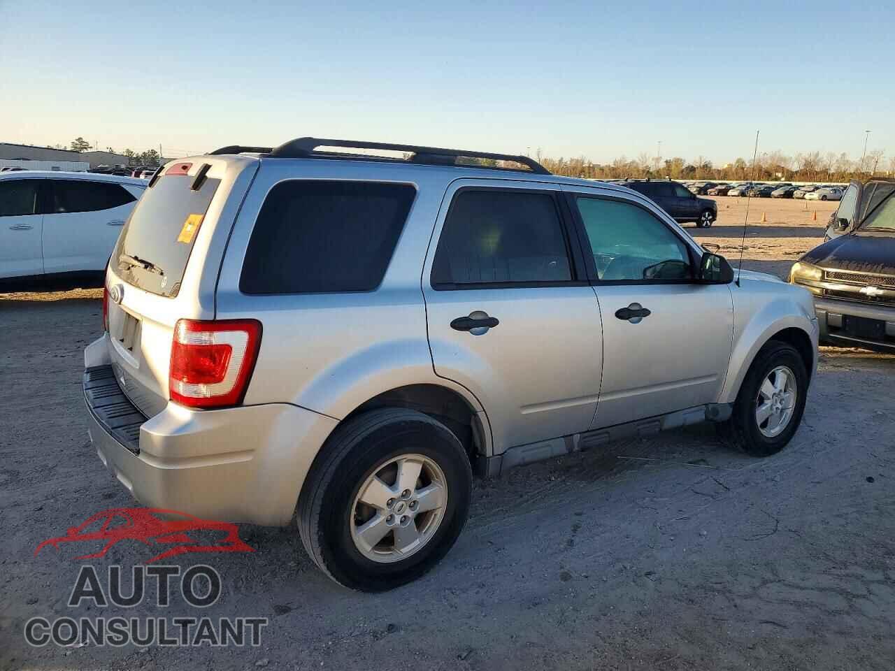 FORD ESCAPE 2011 - 1FMCU0D70BKC10268