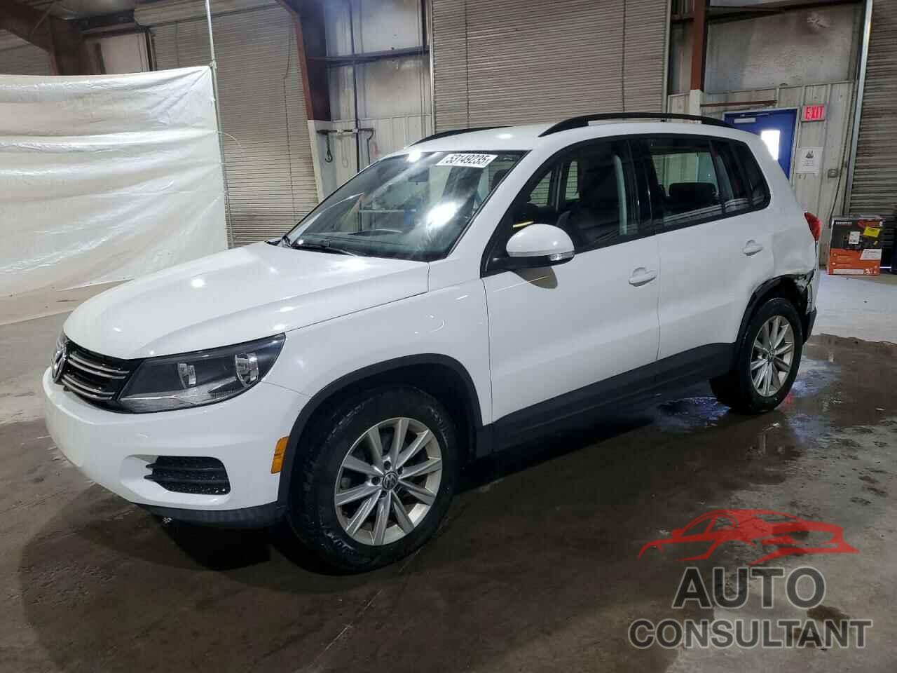 VOLKSWAGEN TIGUAN 2017 - WVGBV7AX9HK044637
