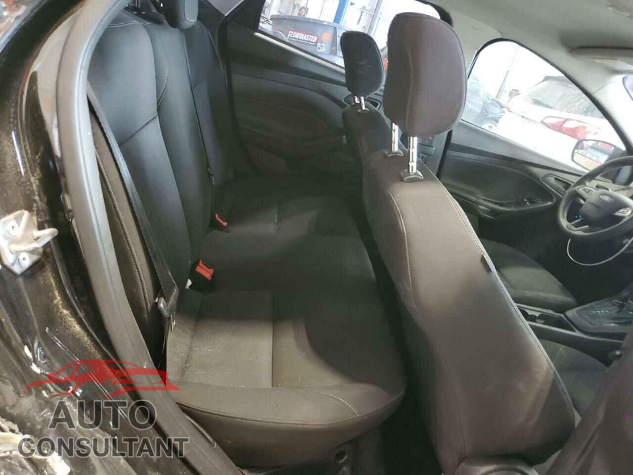 FORD FOCUS 2015 - 1FADP3E27FL328313