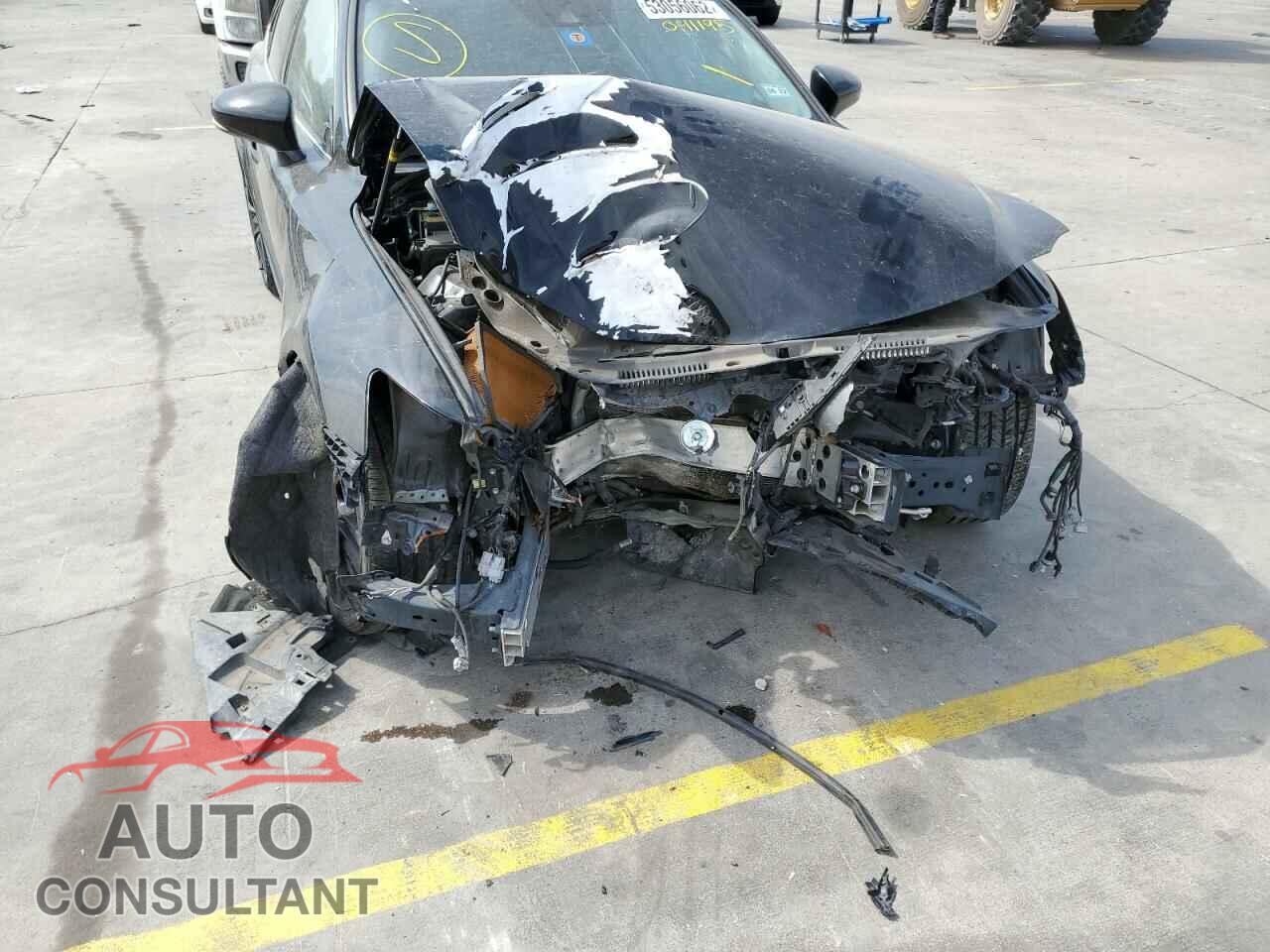 LEXUS IS 2017 - JTHBA1D27H5041195
