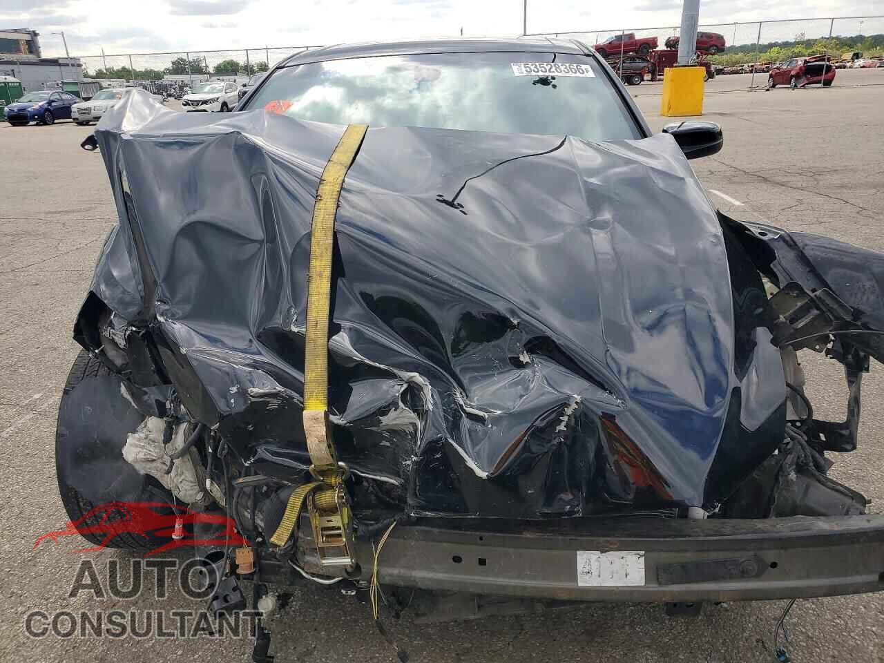 FORD TAURUS 2018 - 1FAHP2E81JG111597