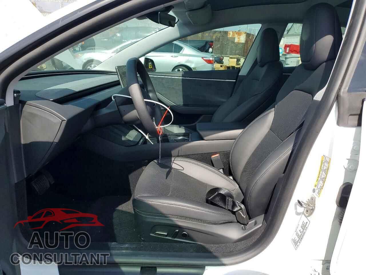 TESLA MODEL 3 2024 - 5YJ3E1EB7RF821609