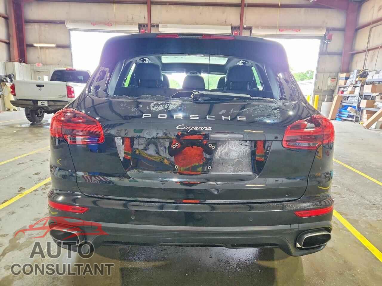 PORSCHE CAYENNE 2017 - WP1AA2A21HKA80923