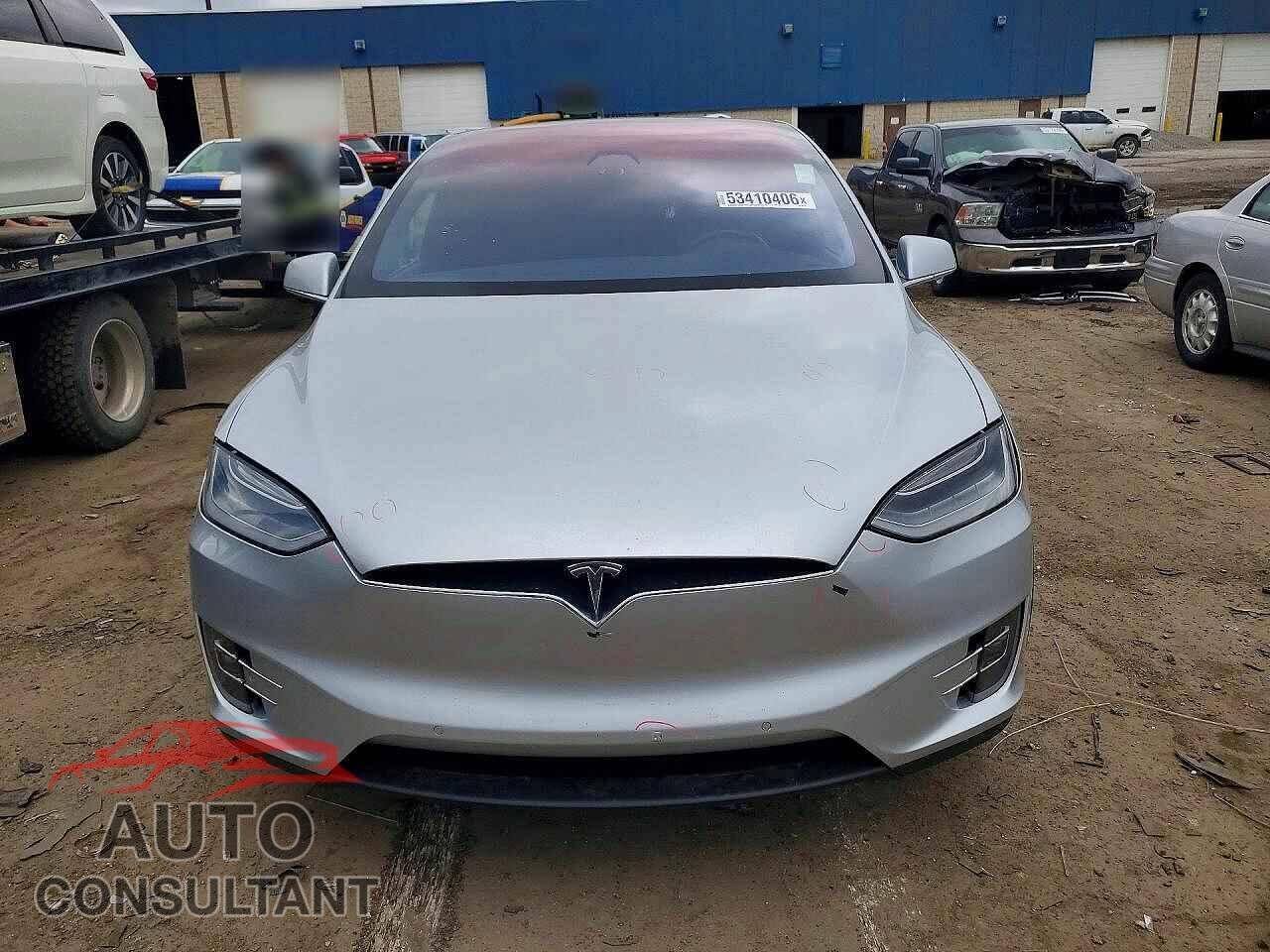 TESLA MODEL X 2017 - 5YJXCDE20HF061014