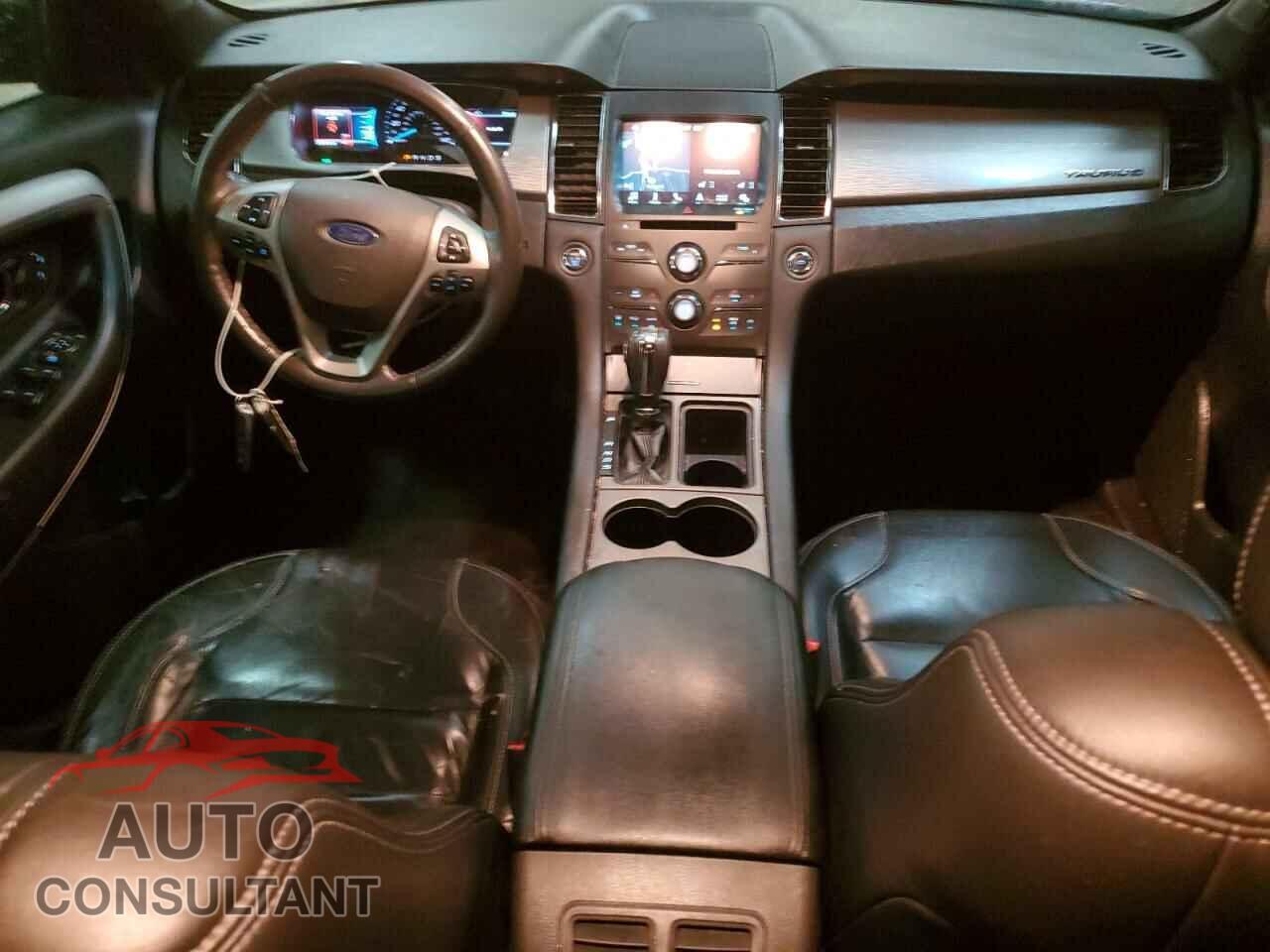 FORD TAURUS 2018 - 1FAHP2H88JG100043