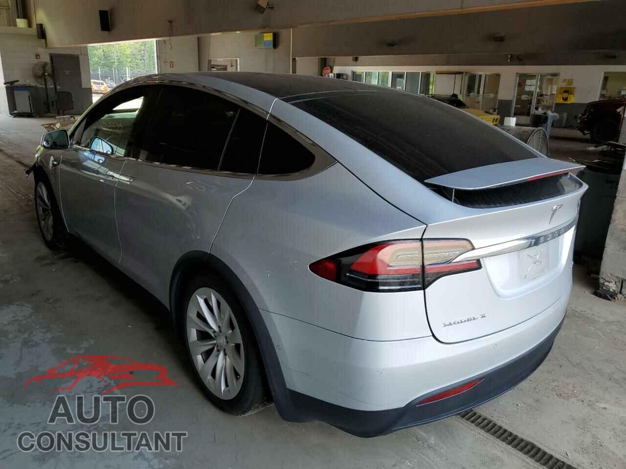TESLA MODEL X 2016 - 5YJXCBE21GF020880