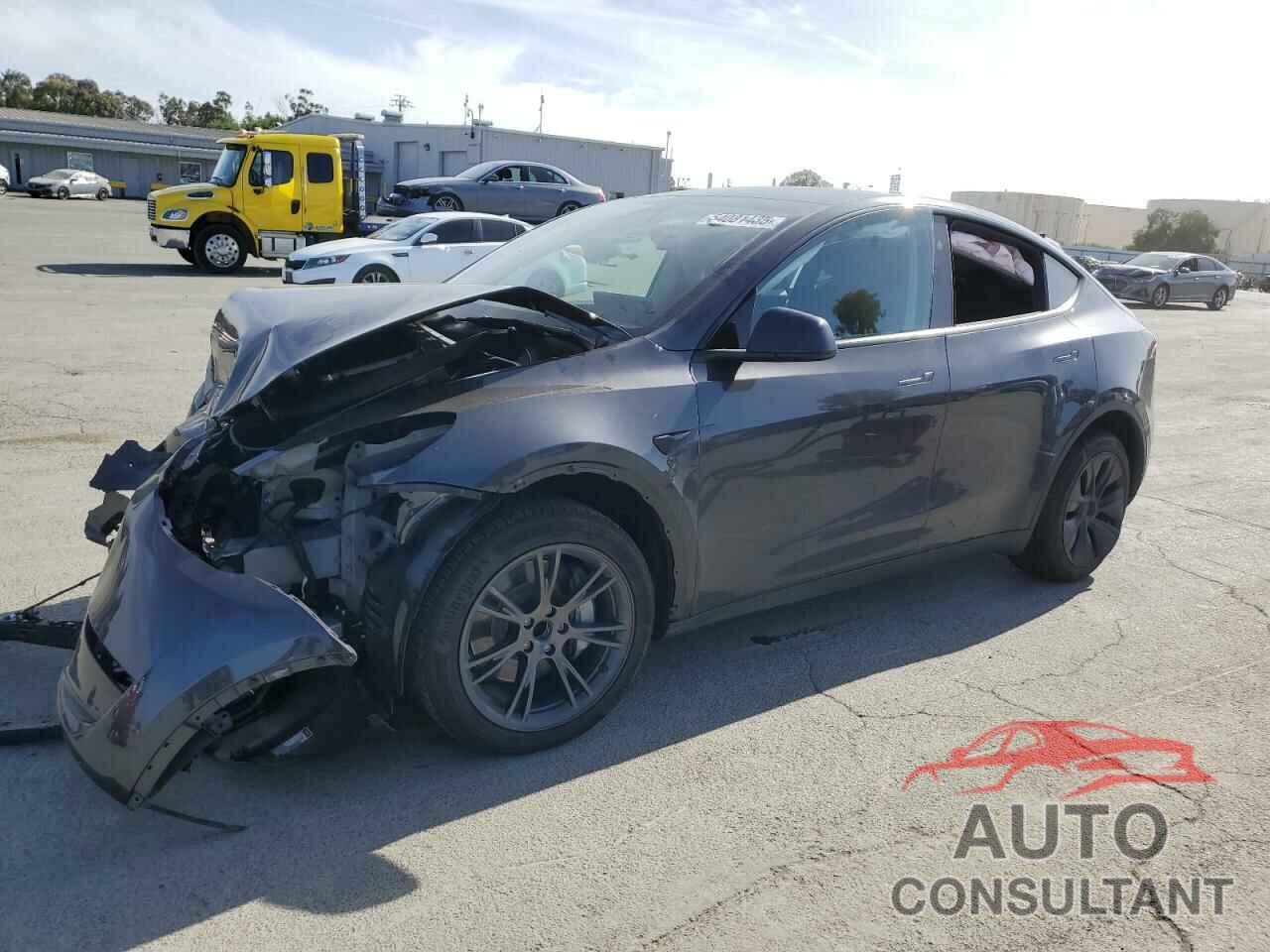 TESLA MODEL Y 2025 - 7SAYGDED7SF314429