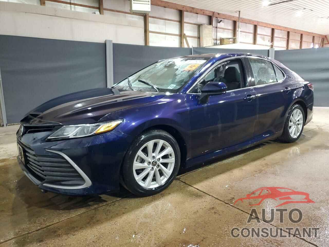 TOYOTA CAMRY 2022 - 4T1C11AK5NU717974
