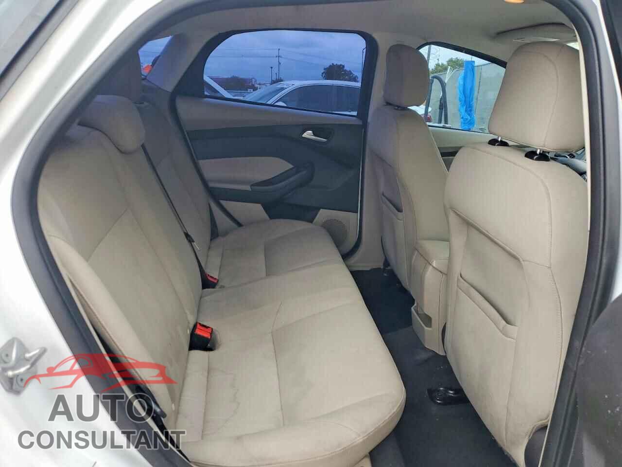 FORD FOCUS 2015 - 1FADP3F21FL335322