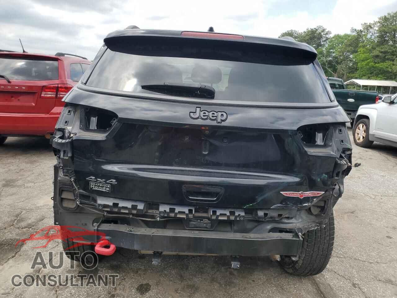 JEEP COMPASS 2018 - 3C4NJDDB2JT442109